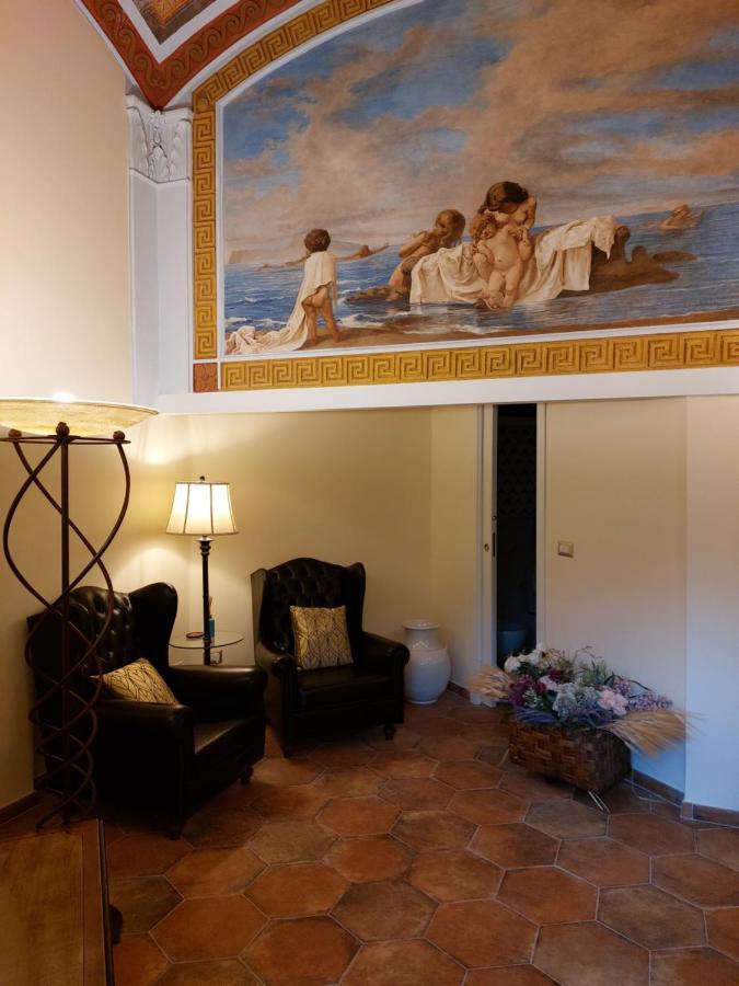 Dimora Storica "Le Stanze Di Dioniso" Villa Naples Exterior photo